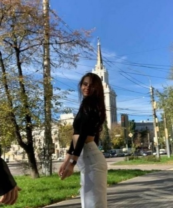 У меня есть все инструменты, чтобы создать незабываемый опыт для тебя. Я живу в Москве, и мои услуги доступны только для джентльменов, которые хотят получить идеальное удовольствие. Я открыта для различных фантазий и приключений, и мои фото говорят сами за себя. У меня есть положительные отзывы от моих клиентов, которые оставят тебя довольным и запоминающимся. Так что не стесняйся и дай себе возможность испытать настоящее блаженство в компании прекрасной дамы. 👠💋💃🌹🔥 Люся